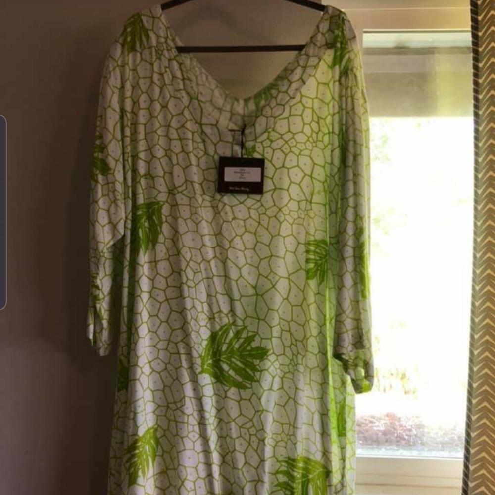 2 LIVING HULA DRESSES